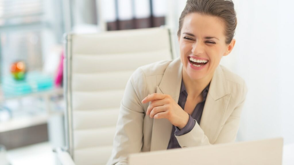 Faktoren für mehr Zufriedenheit im Büro