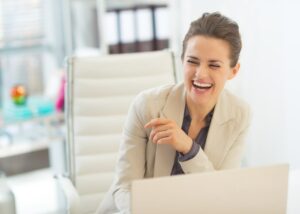 Faktoren für mehr Zufriedenheit im Büro